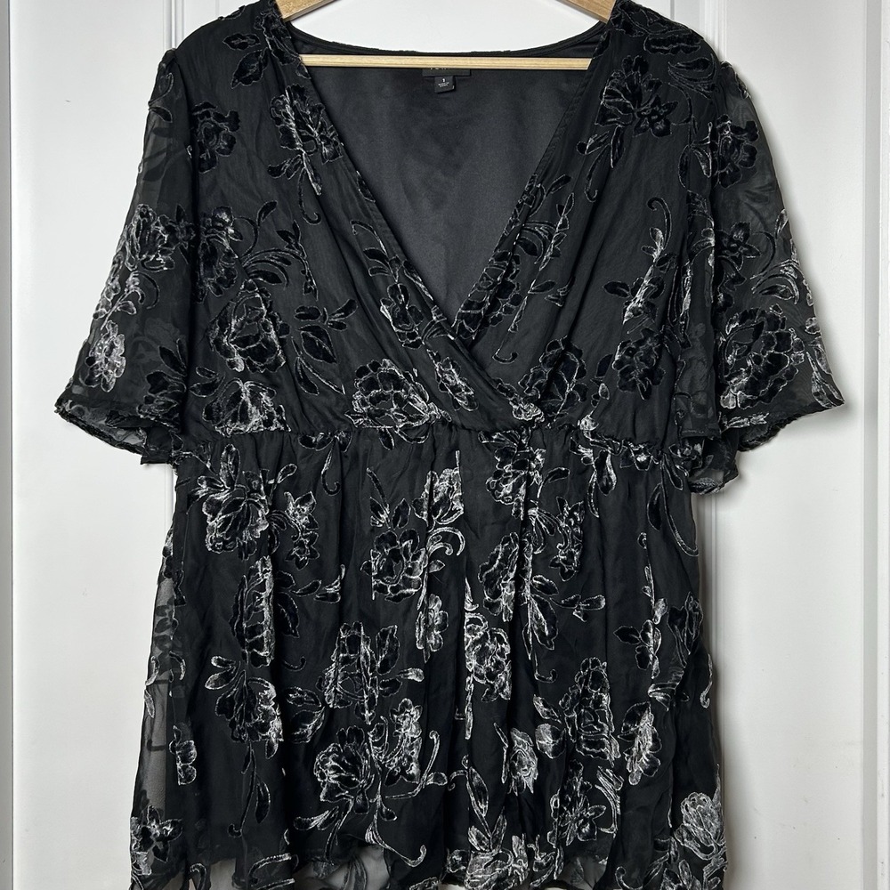 Torrid Black Gray Burnout Velvet Floral Empire Waist Blouse Whimsigoth Style